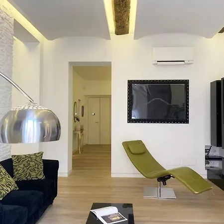 Please Read My Host Profile At Bottom Of Page Before Making A Request # Luxury In # * Milan